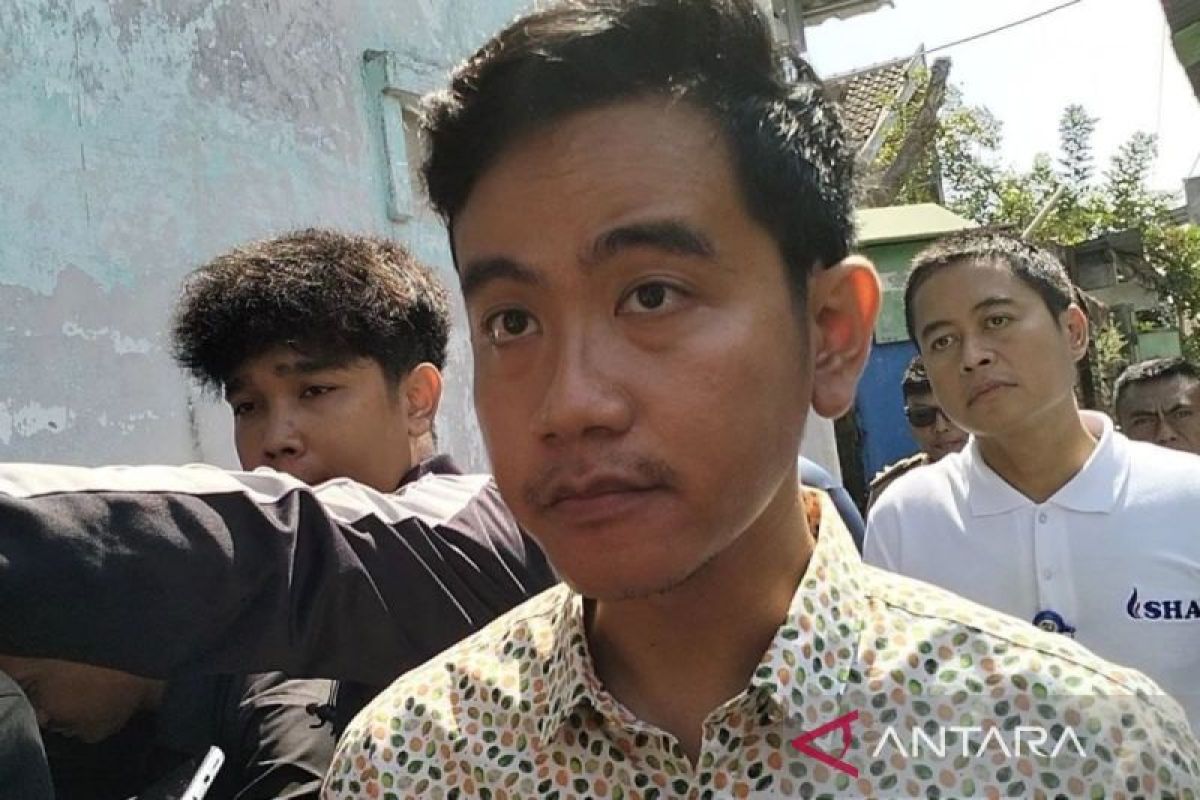 Cawapres Gibran akan memilih di Solo