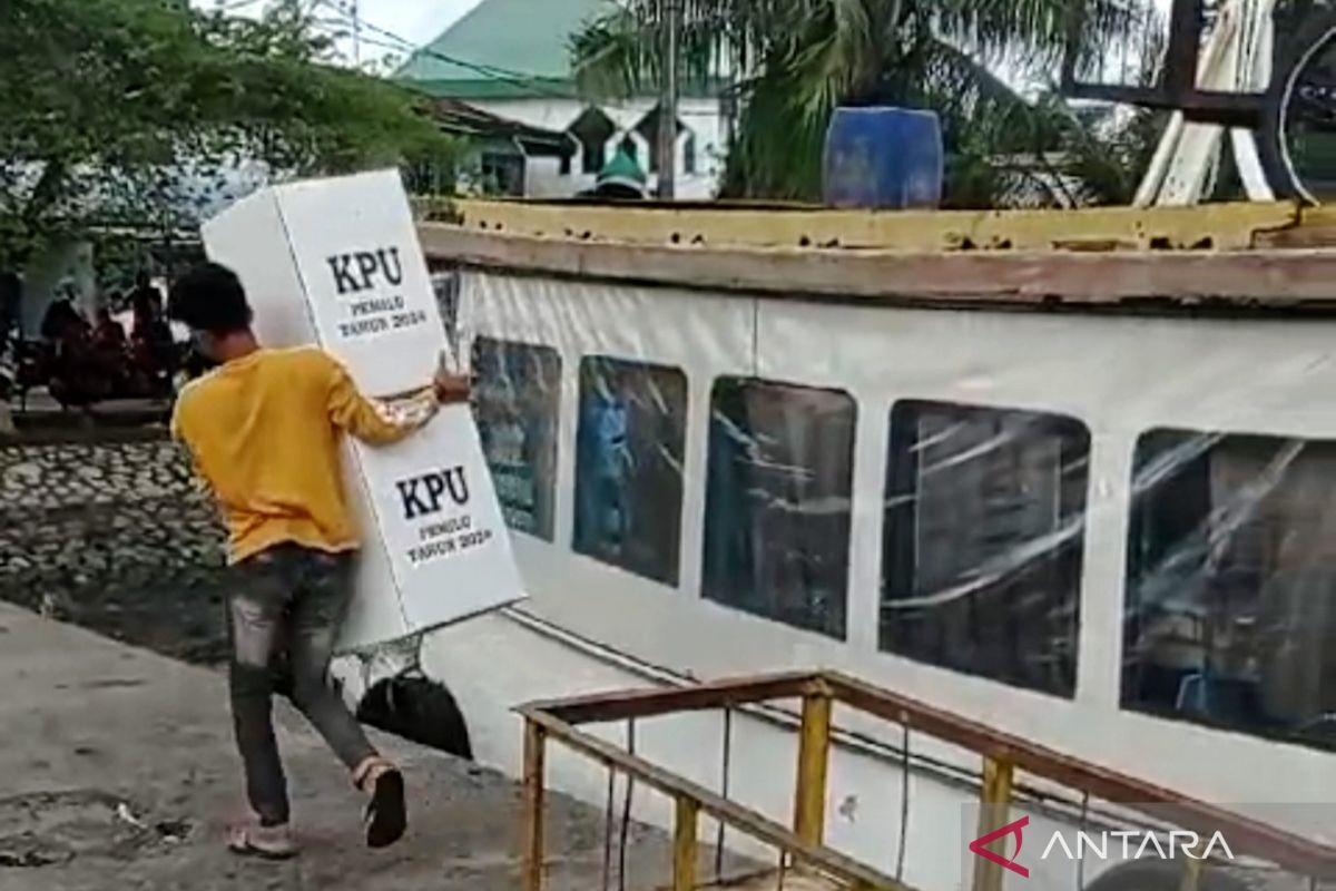 KPU Makassar tarik logistik dari pulau karena diduga salah prosedur