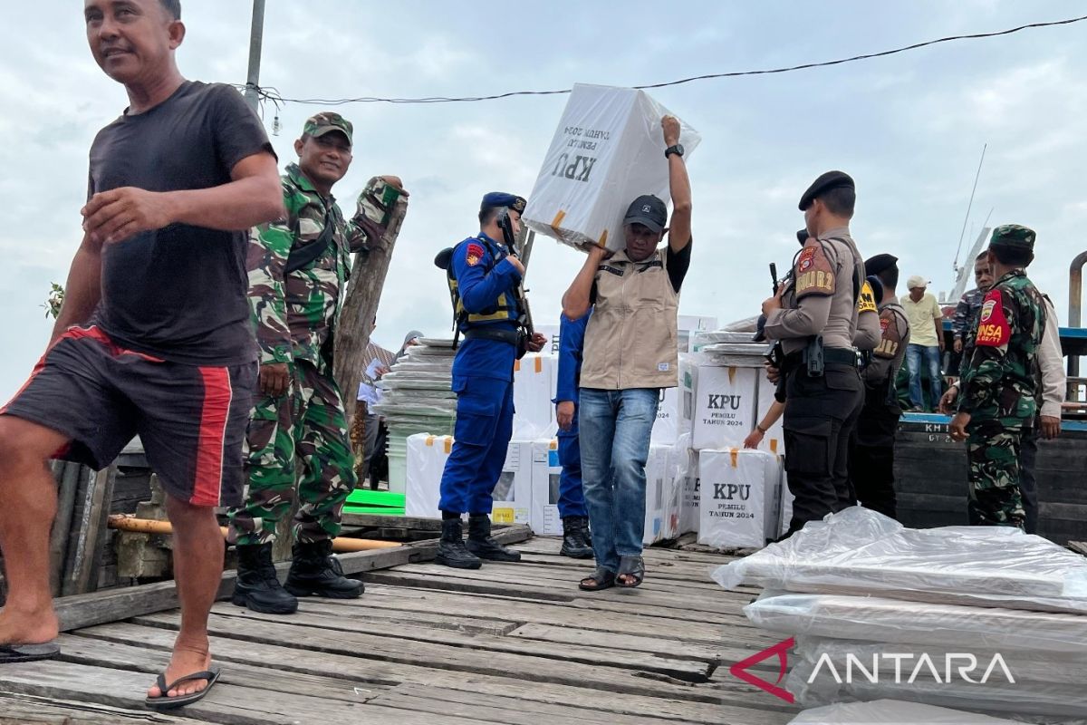 KPU Meranti pastikan distribusi logistik pemilu ke pulau perbatasan negara aman