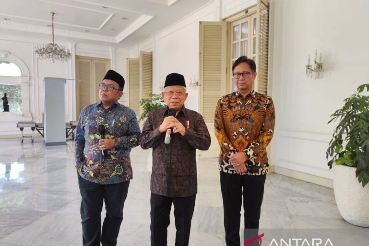 Wapres Ma'ruf Amin gunakan hak pilih Pemilu 2024 di TPS Cimanggis Depok