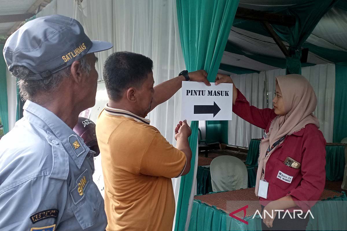 Antusiasme warga Mandirancan Banyumas dirikan TPS