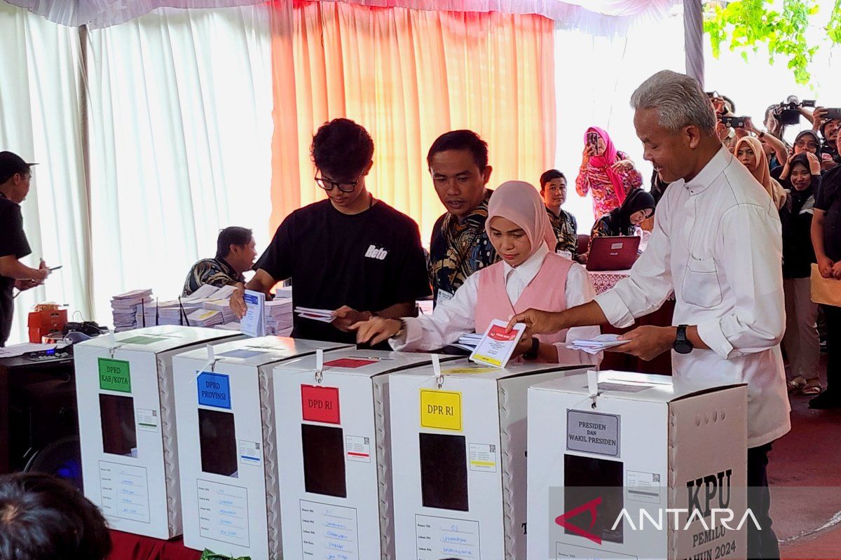 Ganjar : Saya coblos foto yang ada rambut putihnya