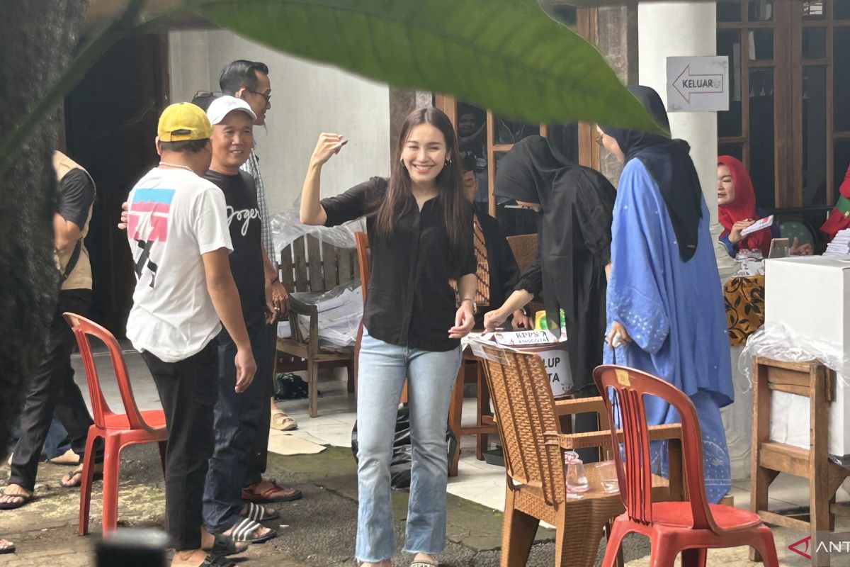 Ayu Ting Ting semangat "nyoblos" untuk Pemilu 2024