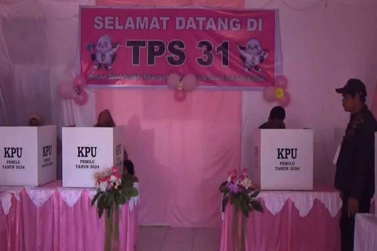 TPS di Sampit angkat tema valentine hingga bagikan doorprize