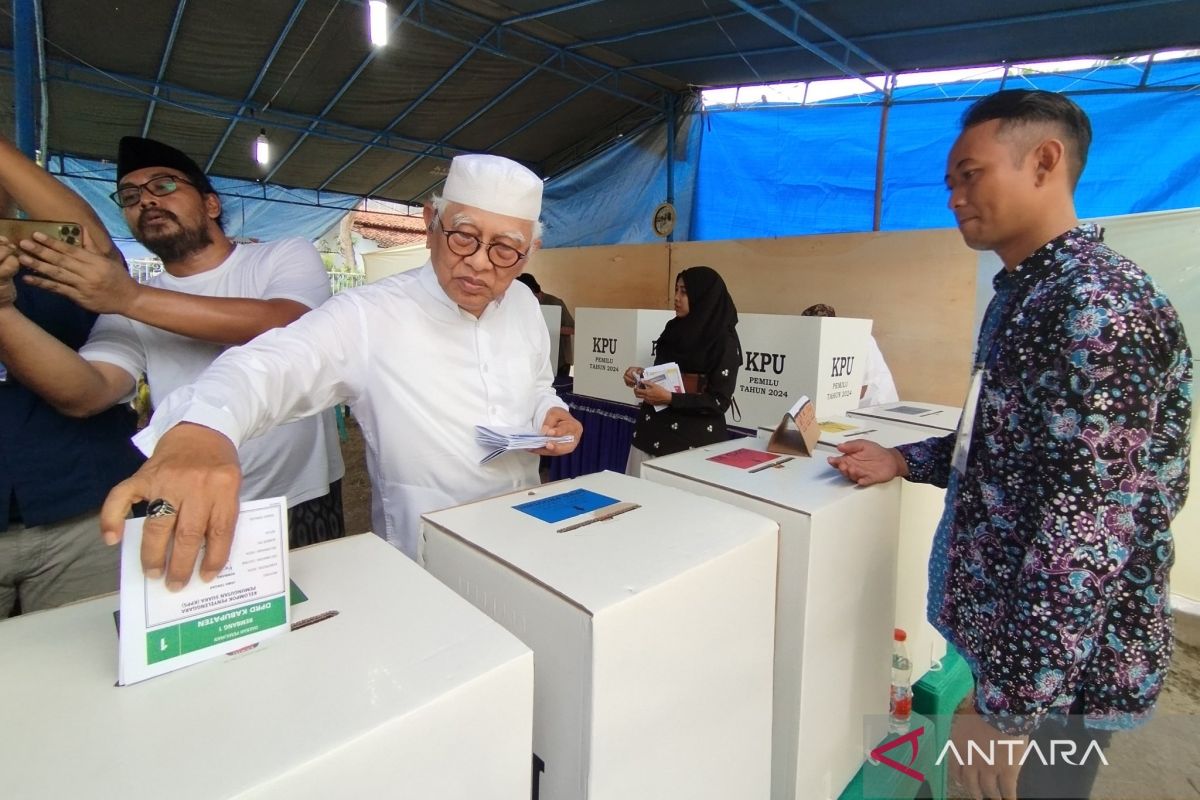 Pesan Gus Mus ke warga NU saat pencoblosan