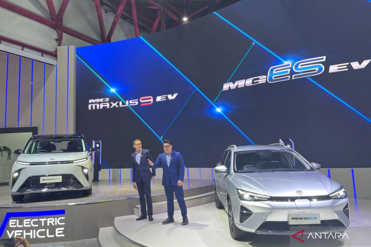 Maxus 9 EV dan ES EV dipamerkan MG Motor di IIMS 2024