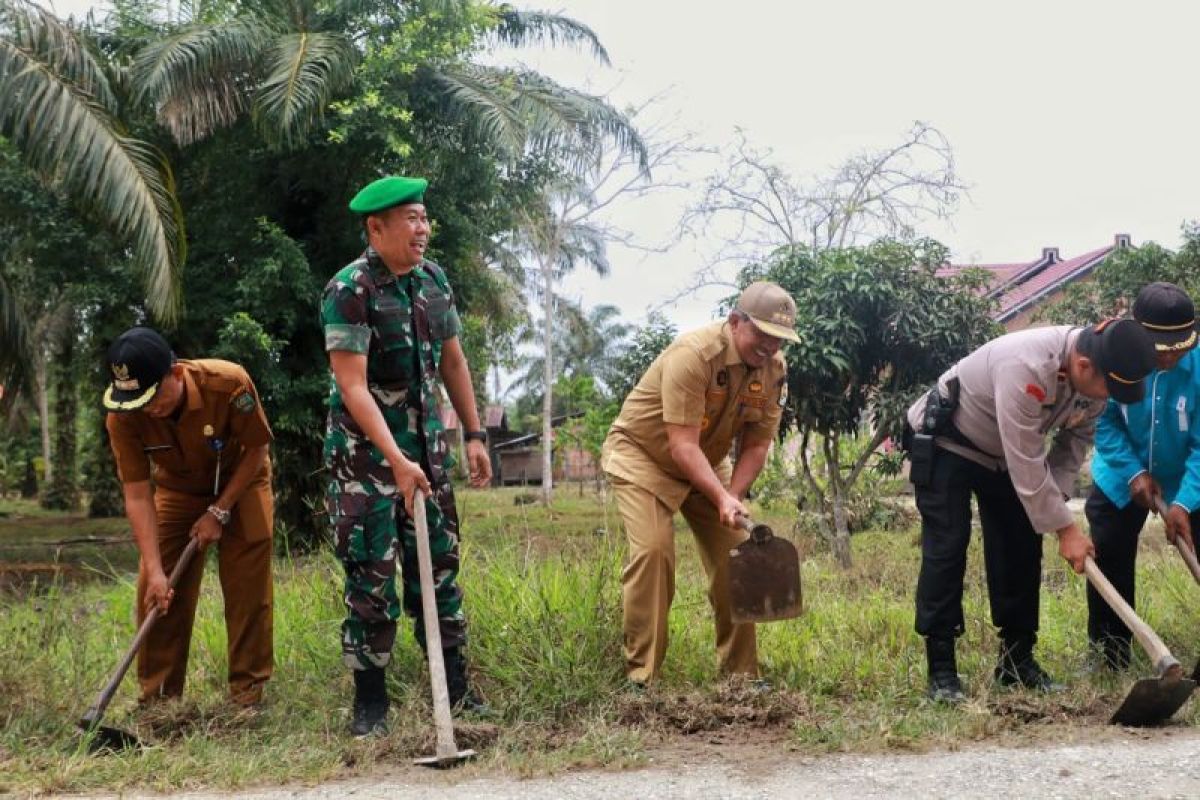 Program TMMD, Pemkab Siak anggarkan Rp3,2 miliar bangun jalan akses sawah