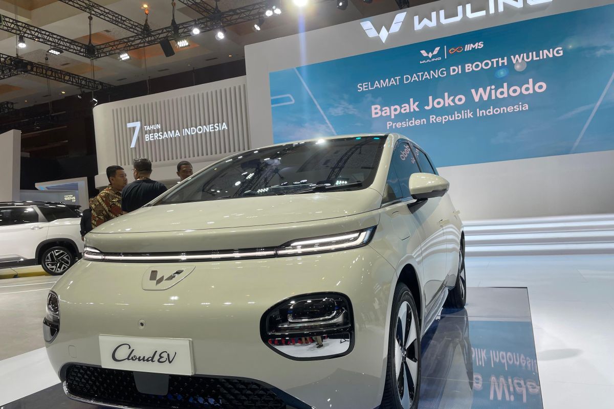 Wuling pamerkan desain mobil elektrifikasi Cloud EV