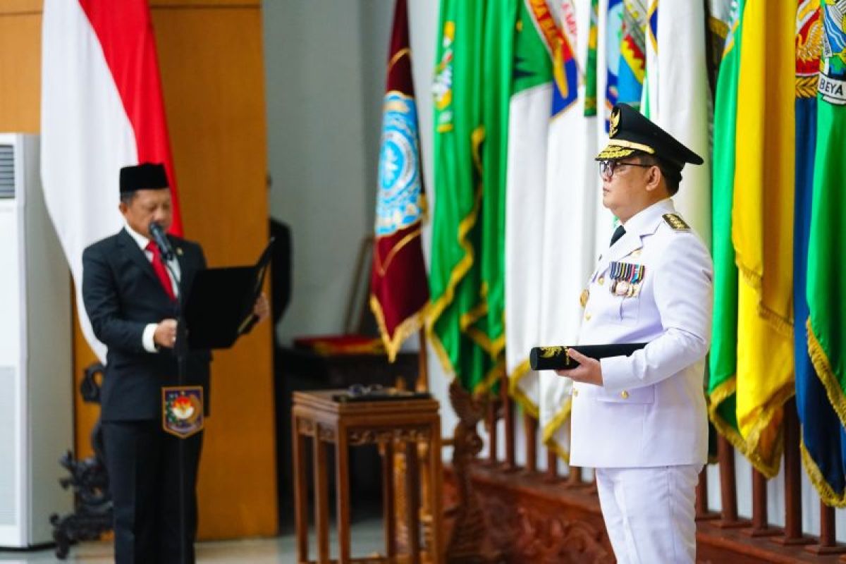 Adhy Karyono dilantik sebagai Penjabat Gubernur Jatim