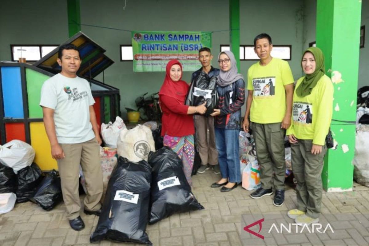 Pemkot Pekalongan  libatkan lintas sektoral jadi nasabah bank sampah