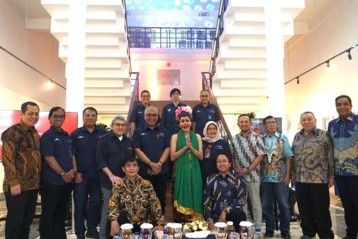 Ketua PWI buka pameran Foto ANTARA perdana di gedung bersejarah usai direnovasi