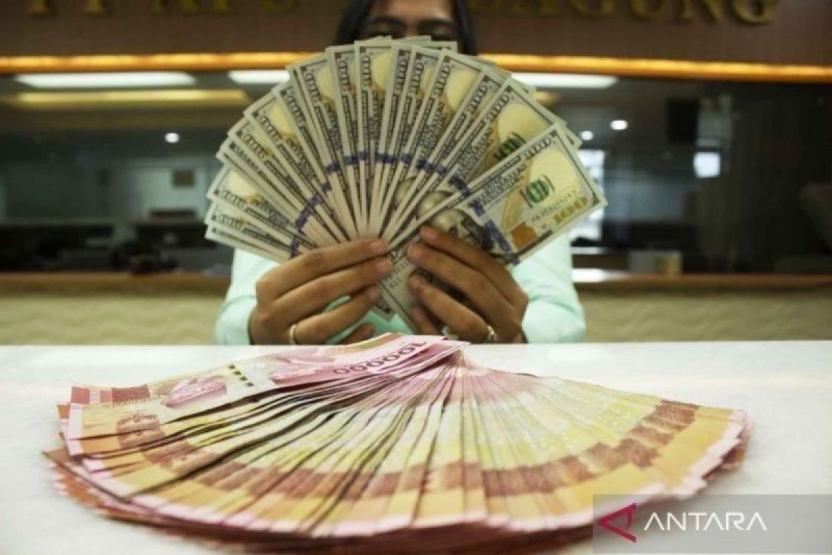 Rupiah diperkirakan bergerak sideways jelang libur Lebaran