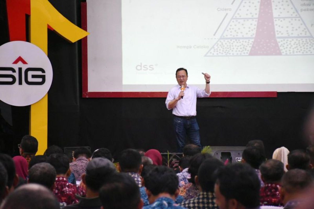 Tutup bulan K3 Nasional, Semen Padang gelar seminar hadirkan ahli K3 dari Dupont