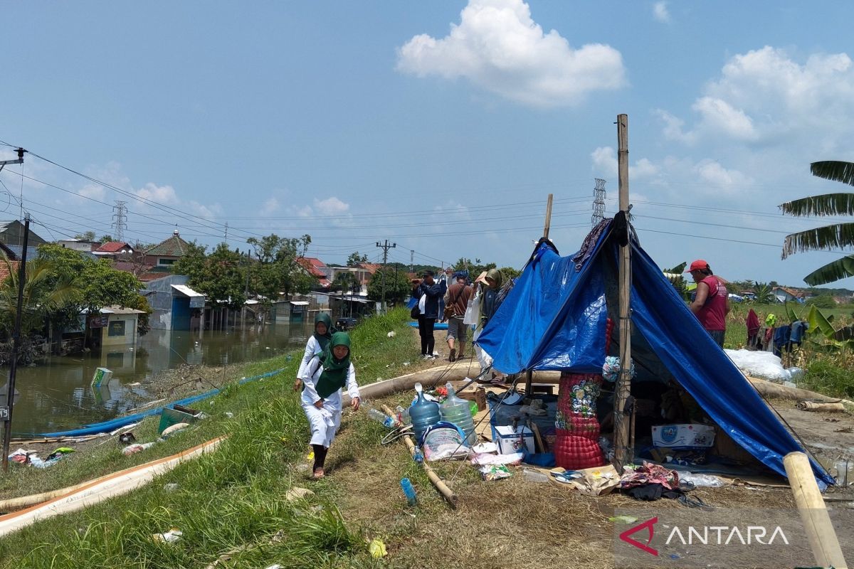 Harus dibuatkan KTP baru, warga Demak, Jateng, korban banjir kehilangan KTP