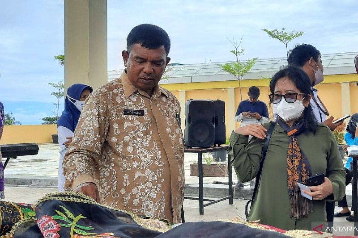 Pariaman siapkan rest area khas durian di batas kota