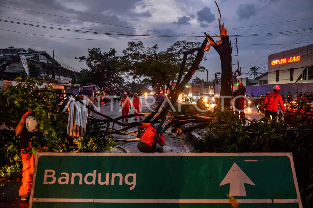 BMKG : Sebagian besar wilayah RI berpotensi hujan lebat pada Kamis