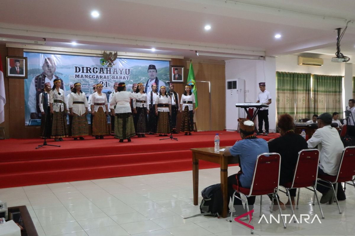 ASN antusias ikut lomba paduan suara semarak HUT Mabar