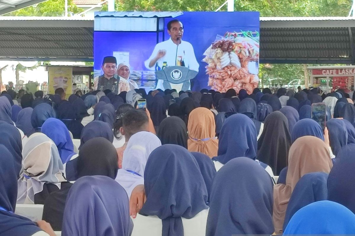 Presiden Jokowi menegaskan pentingnya kerja keras dan disiplin bagi nasabah PNM