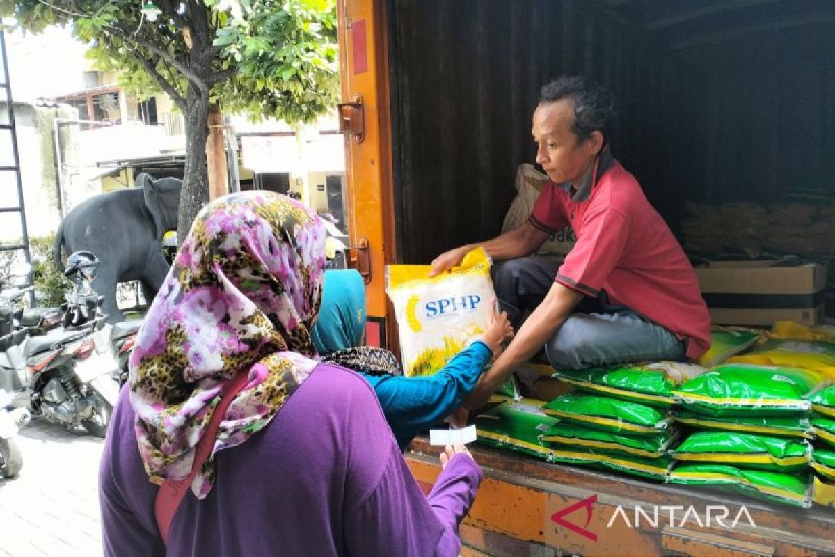 Pemkot Surakarta mudahkan masyarakat mengakses beras  murah