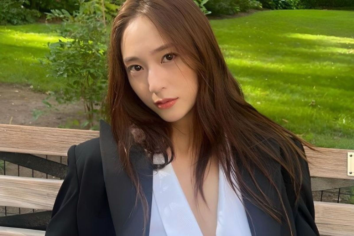 Krystal resmi bergabung dengan agensi baru Beasts & Natives