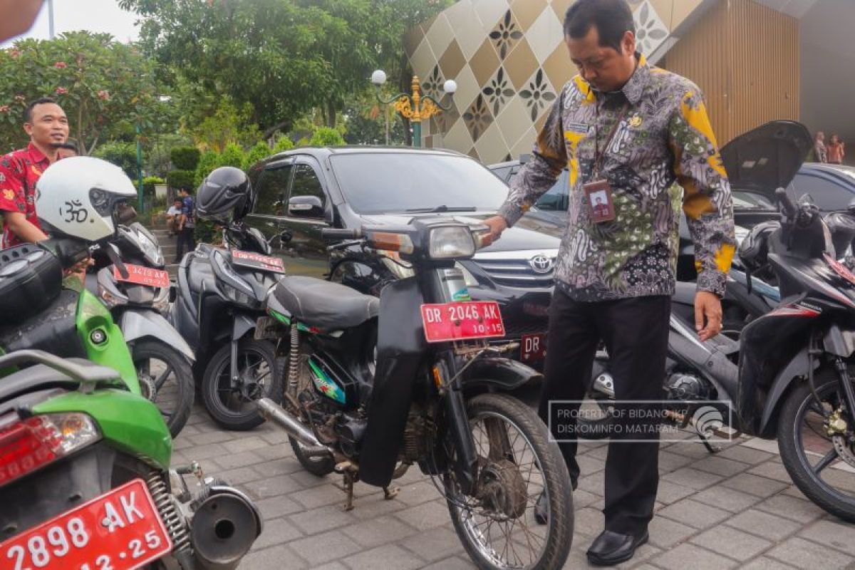 Kendaraan roda tiga pengangkut sampah di Mataram didata