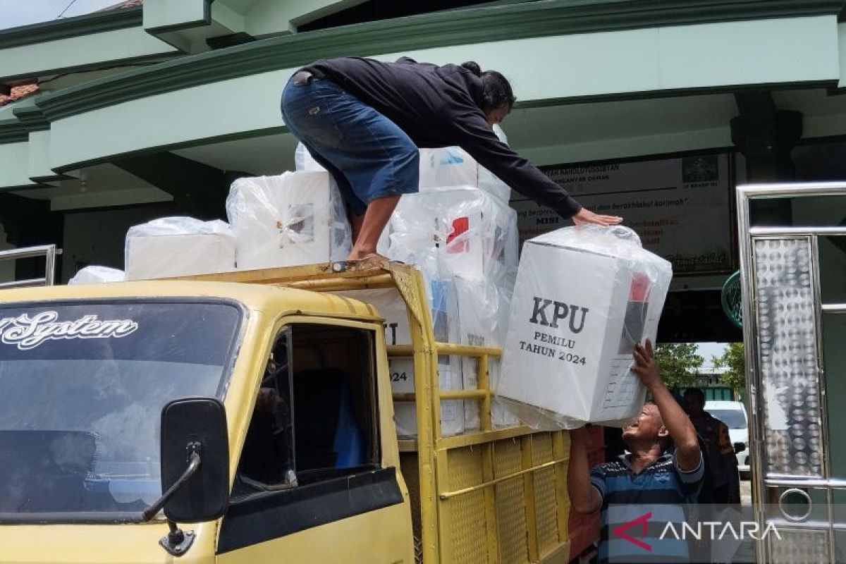 Inilah capres-cawapres pilihan korban banjir Demak di pemilu susulan