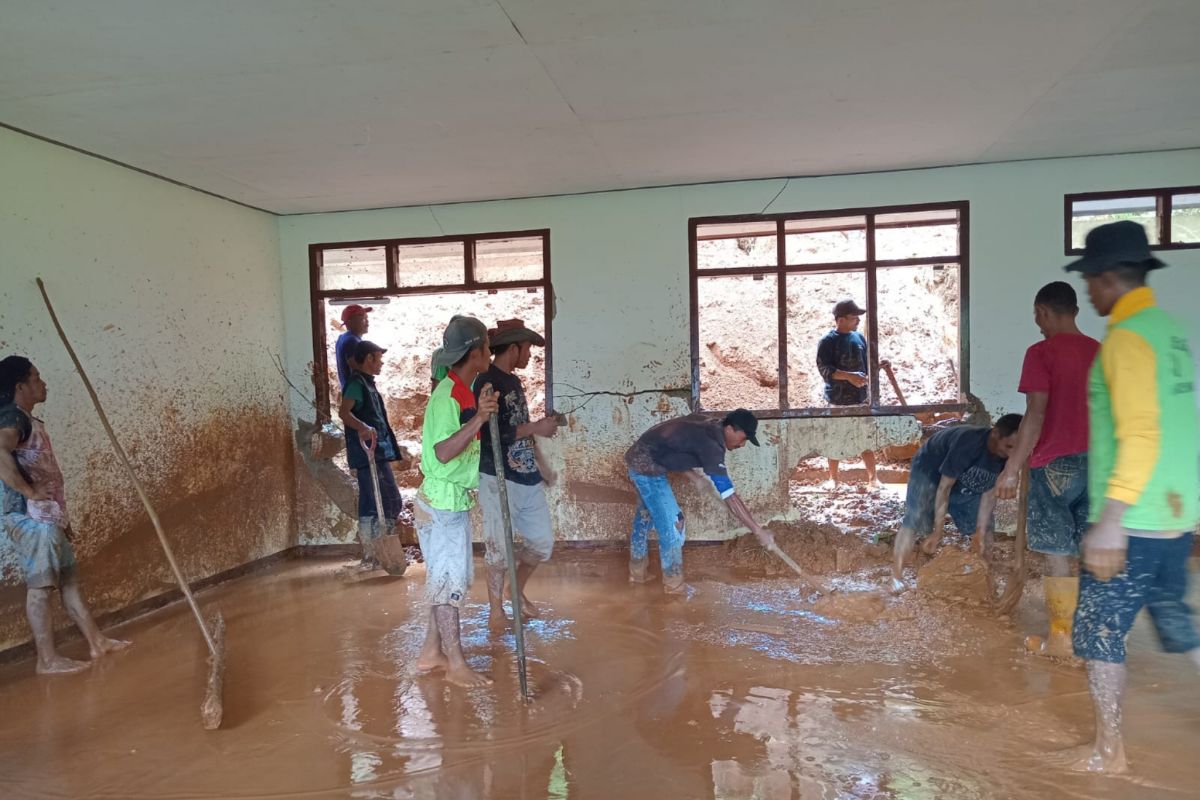 BPBD Manggarai koordinasi lintas OPD tangani longsor