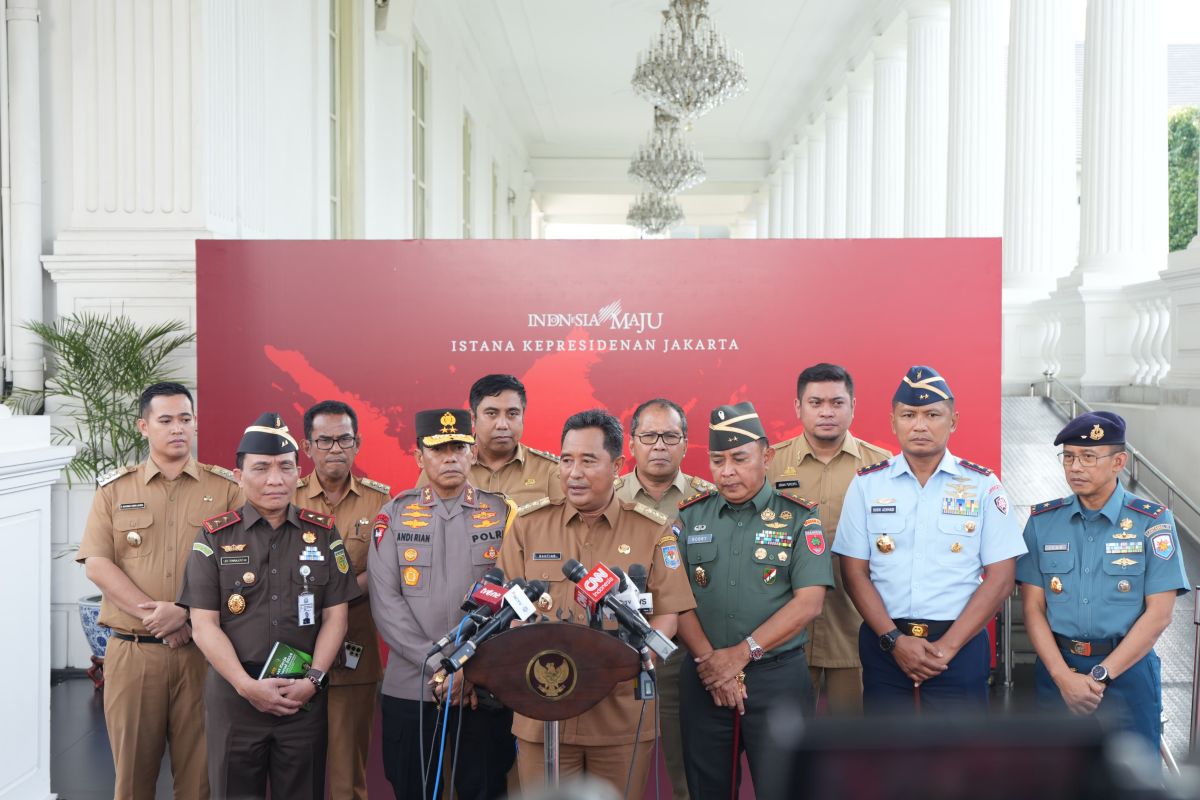 Pj Gubernur Sulsel paparkan rencana pembangunan di depan Presiden Jokowi