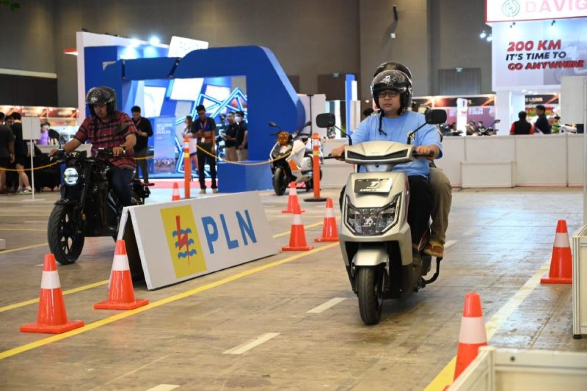 Banyak menarik pengunjung, PLN dapat penghargaan Most Interactive Booth di IIMS 2024