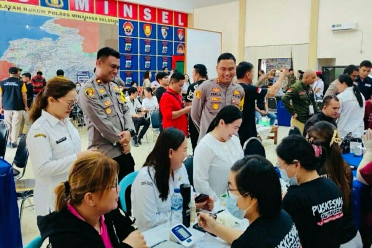 Polri gelar pemeriksaan kesehatan petugas penyelenggara pemilu di Minsel