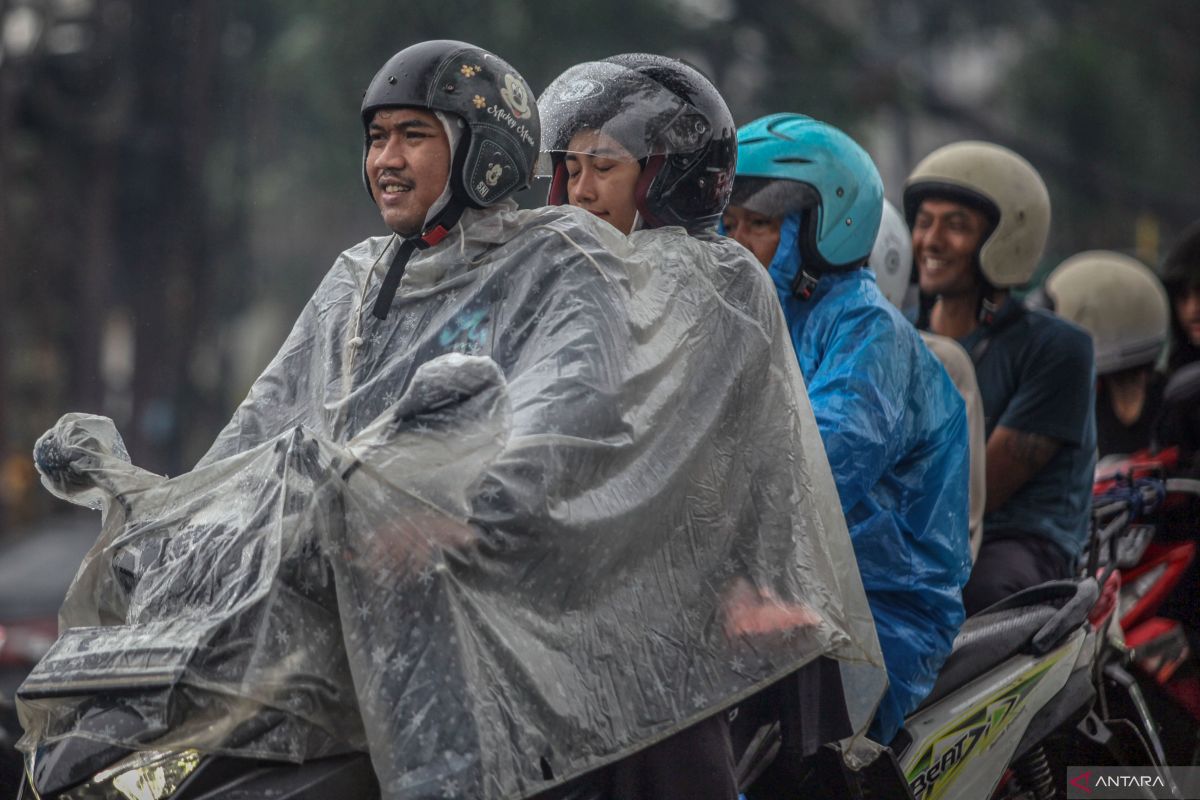 Sebagian besar wilayah RI diprakirakan diguyur hujan sedang-lebat