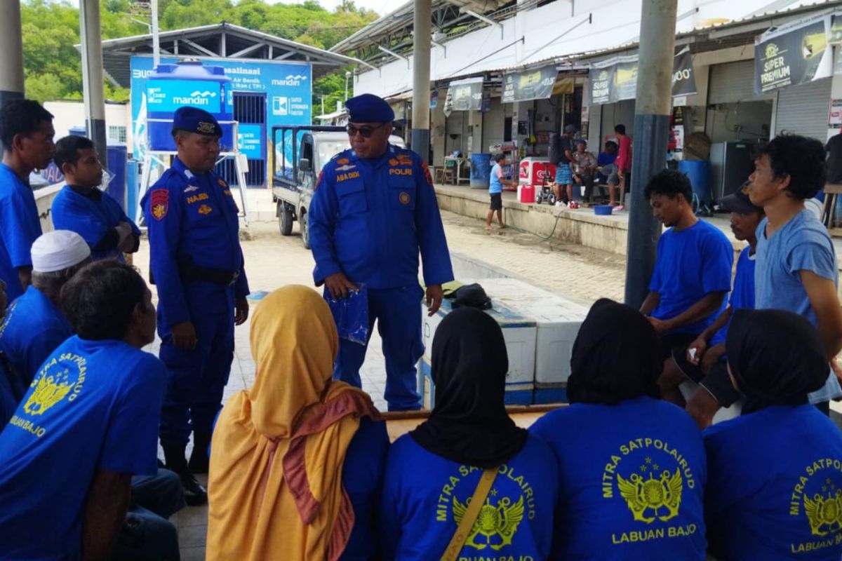 Polisi imbau warga pesisir Labuan Bajo tidak menggunakan bom ikan