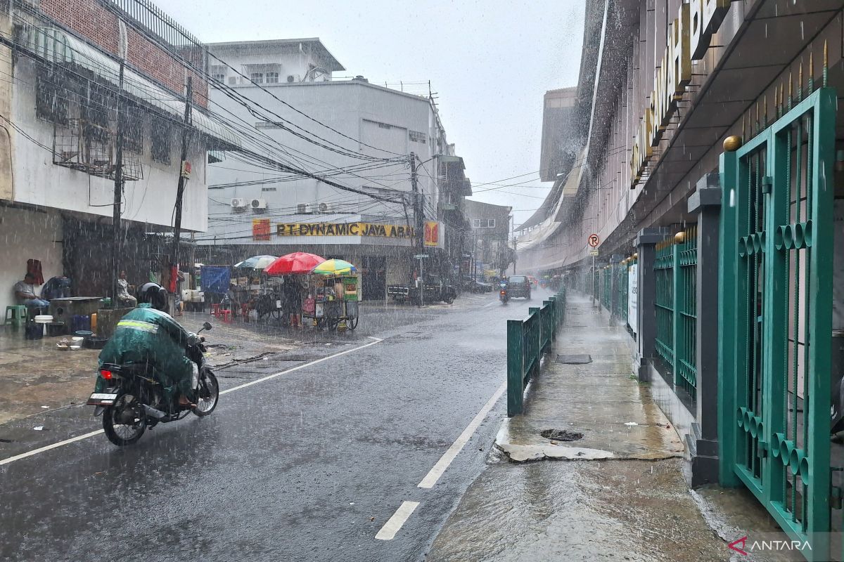 26 ruas jalan di Jakarta tergenang banjir pada Kamis pagi