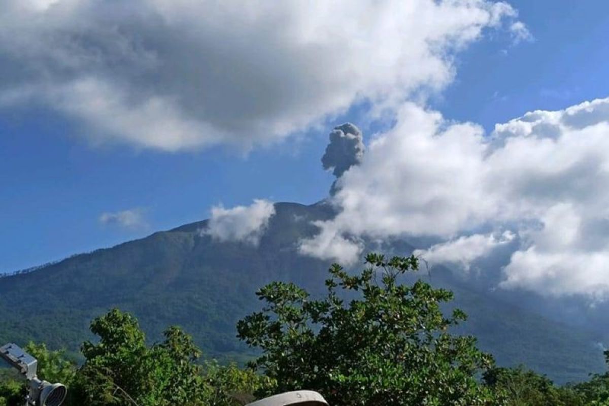 BPBD Lembata imbau warga tak masuki radius bahaya erupsi