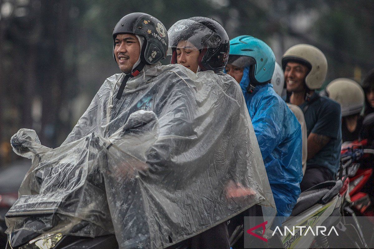 Hujan deras guyur Indonesia