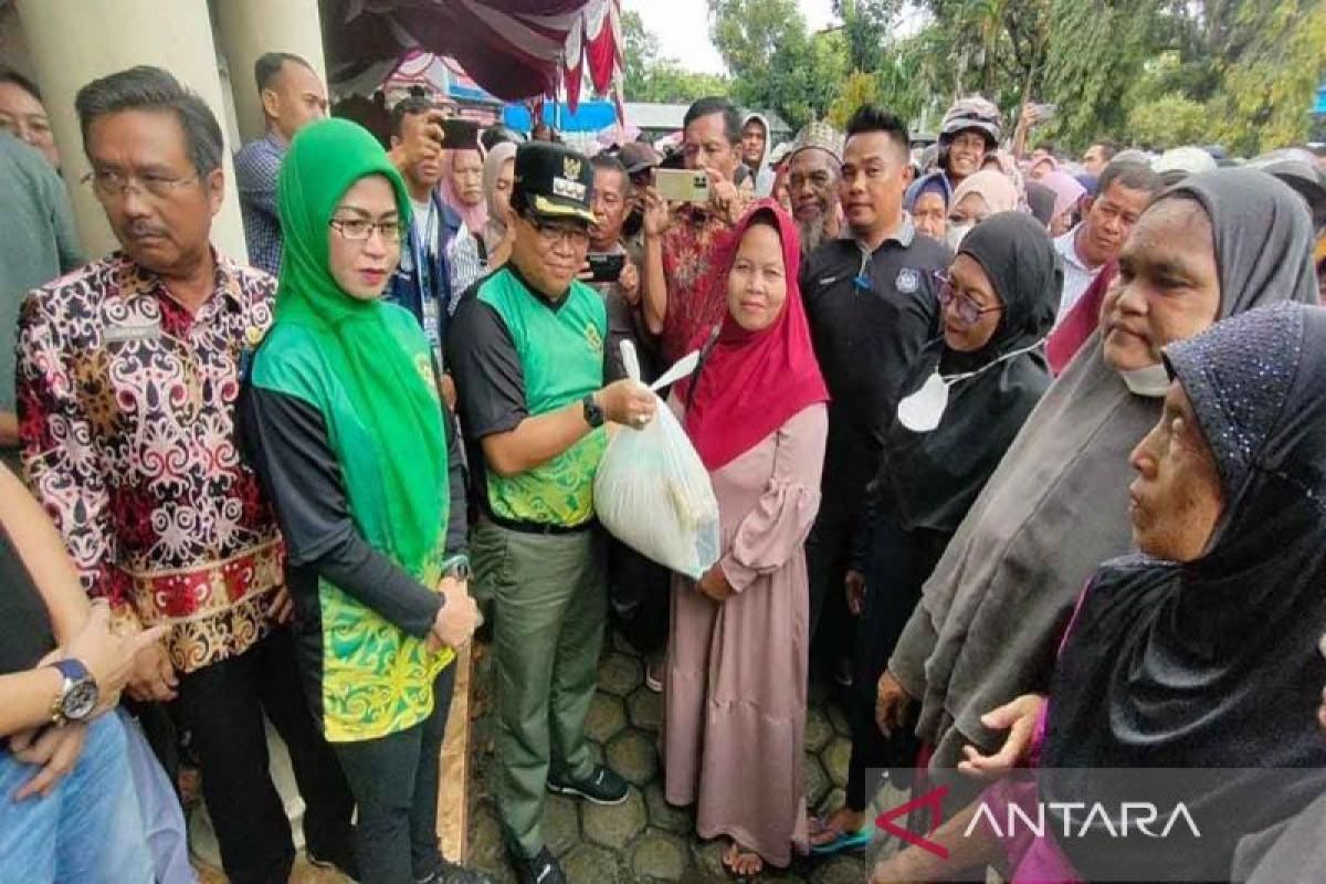 Pemkab Kapuas gelar pasar murah sebagai upaya kendalikan inflasi