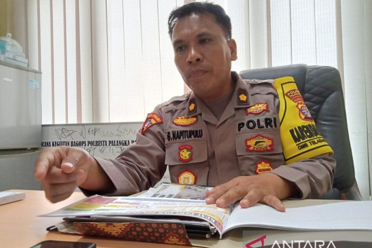 Puluhan polisi amankan pleno rekapitulasi Pemilu 2024 di Kalteng