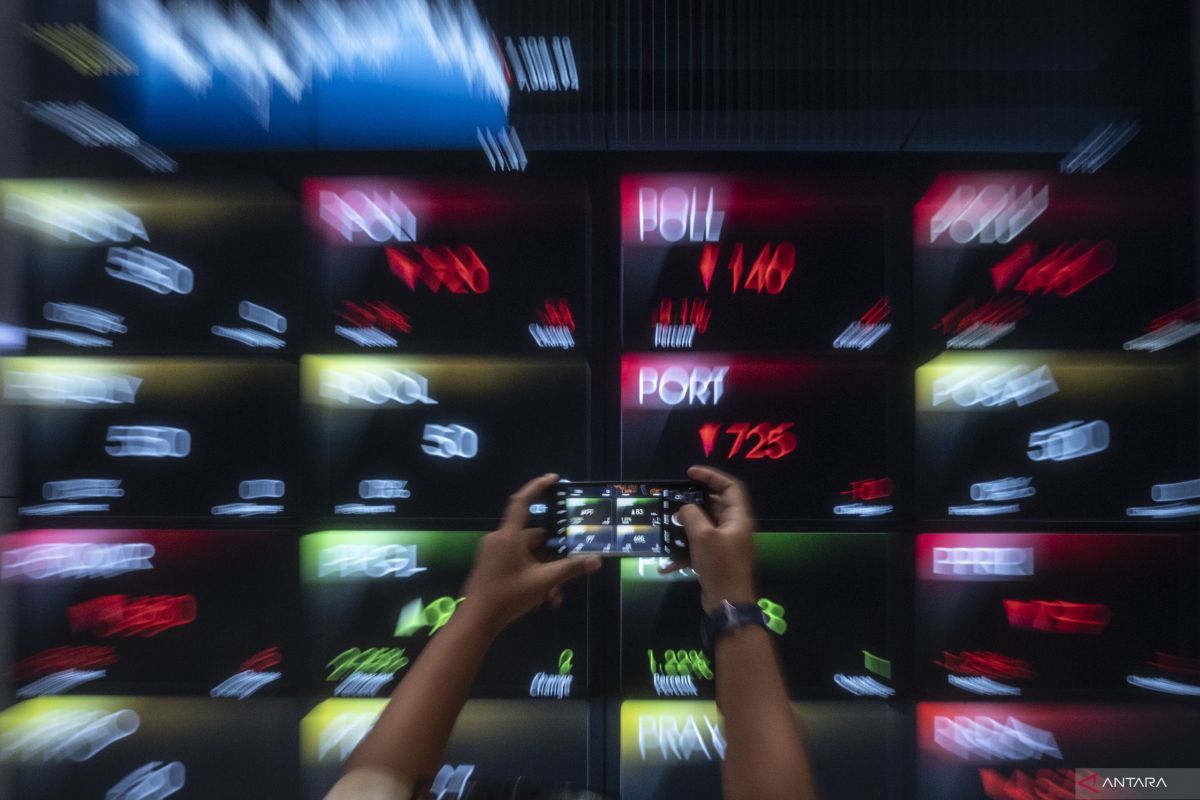 Harga saham gabungan hari ini turun mengikuti pelemahan bursa kawasan Asia dan global