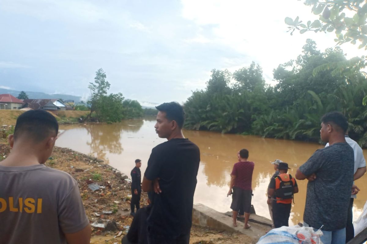 Balita terseret banjir di Kendari ditemukan meninggal dunia