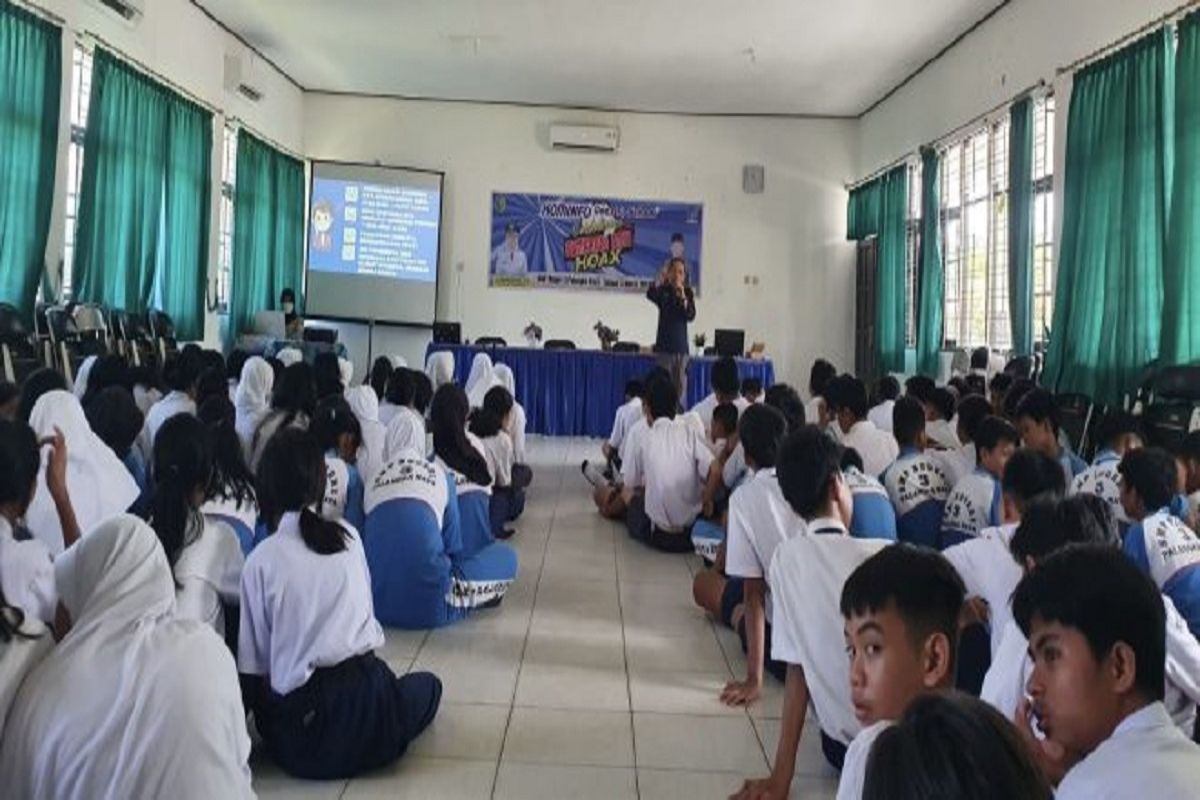 Diskominfo Palangka Raya tingkatkan literasi digital siswa SMA