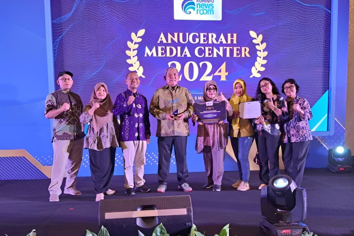 Pemprov Sulteng terima penghargaan AMC 2024 dari Kemenkominfo