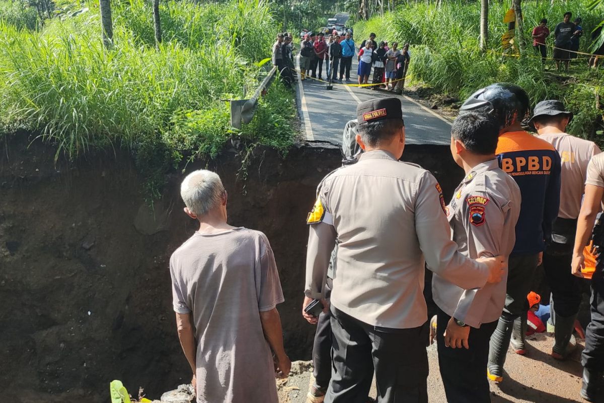 Satu orang tewas akibat jembatan  roboh di Salatiga