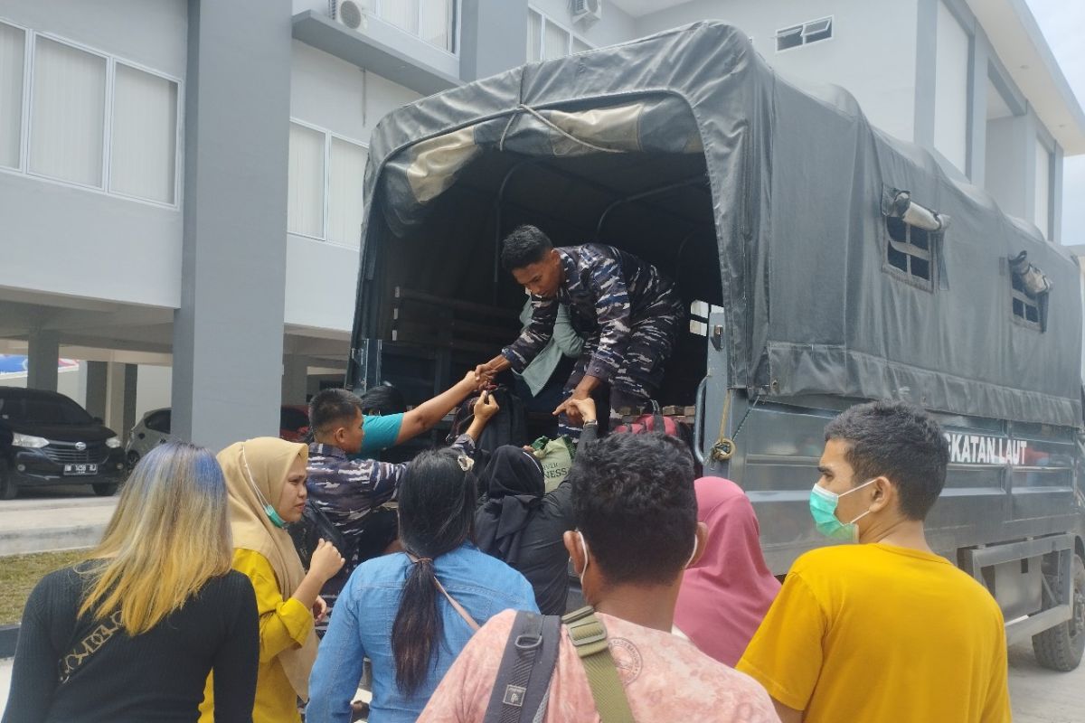 Pulang ilegal lewat laut, Lanal Dumai tangkap 40 PMI