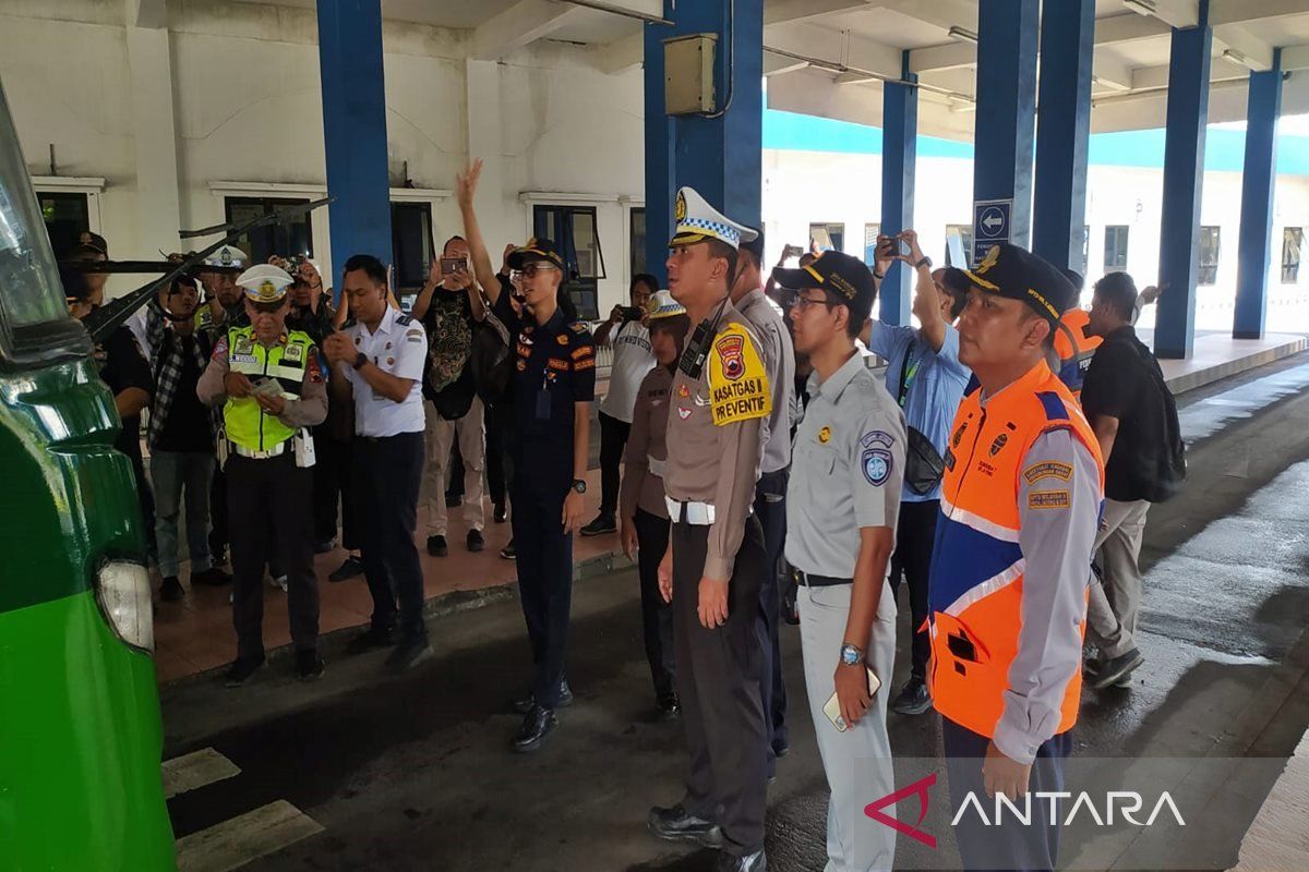 Polresta Surakarta-BPTD inspeksi keselamatan di Terminal  Bus Tirtonadi