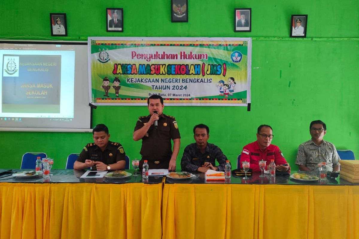 Jaksa masuk sekolah sasar pelajar SMP  di Kecamatan Bukit Batu