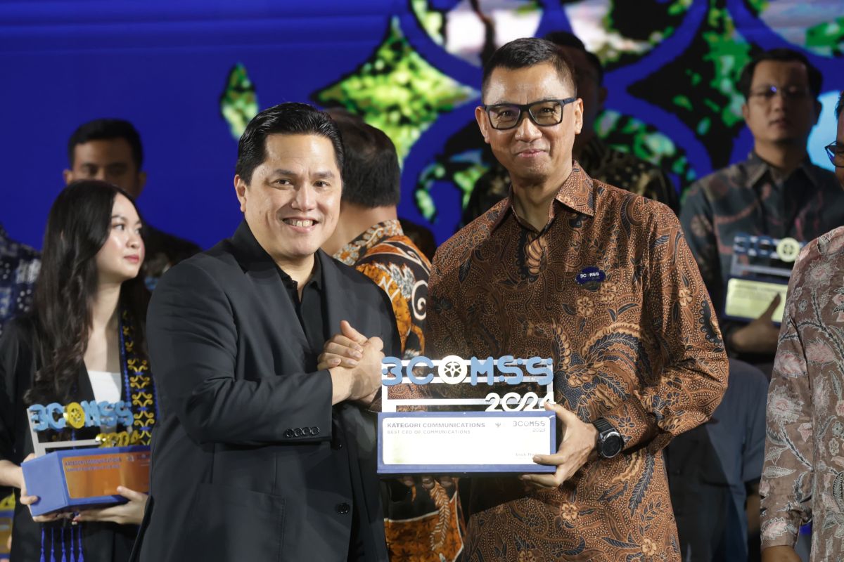 Dirut PLN raih Best CEO of Communications, PLN jadi Best of The Best Communications dengan 12 penghargaan dari Menteri BUMN di ajang BCOMSS 2024