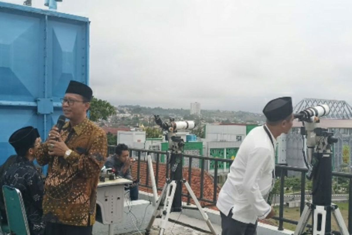 Planetarium UIN Walisongo simulasikan hilal kepada pengunjung