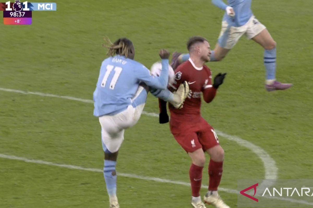 Liverpool layak raih penalti saat vs City