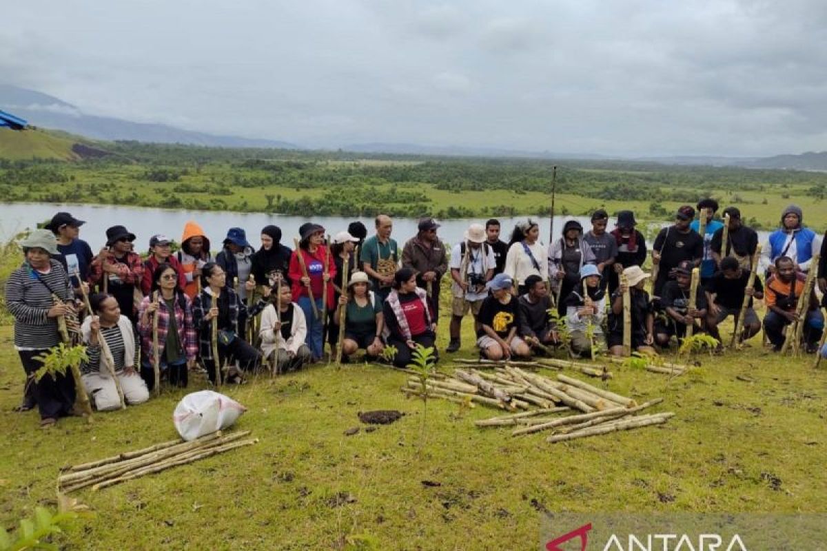 Samdhana-Komunitas Noken Mamta menanam 100 pohon lestarikan alam