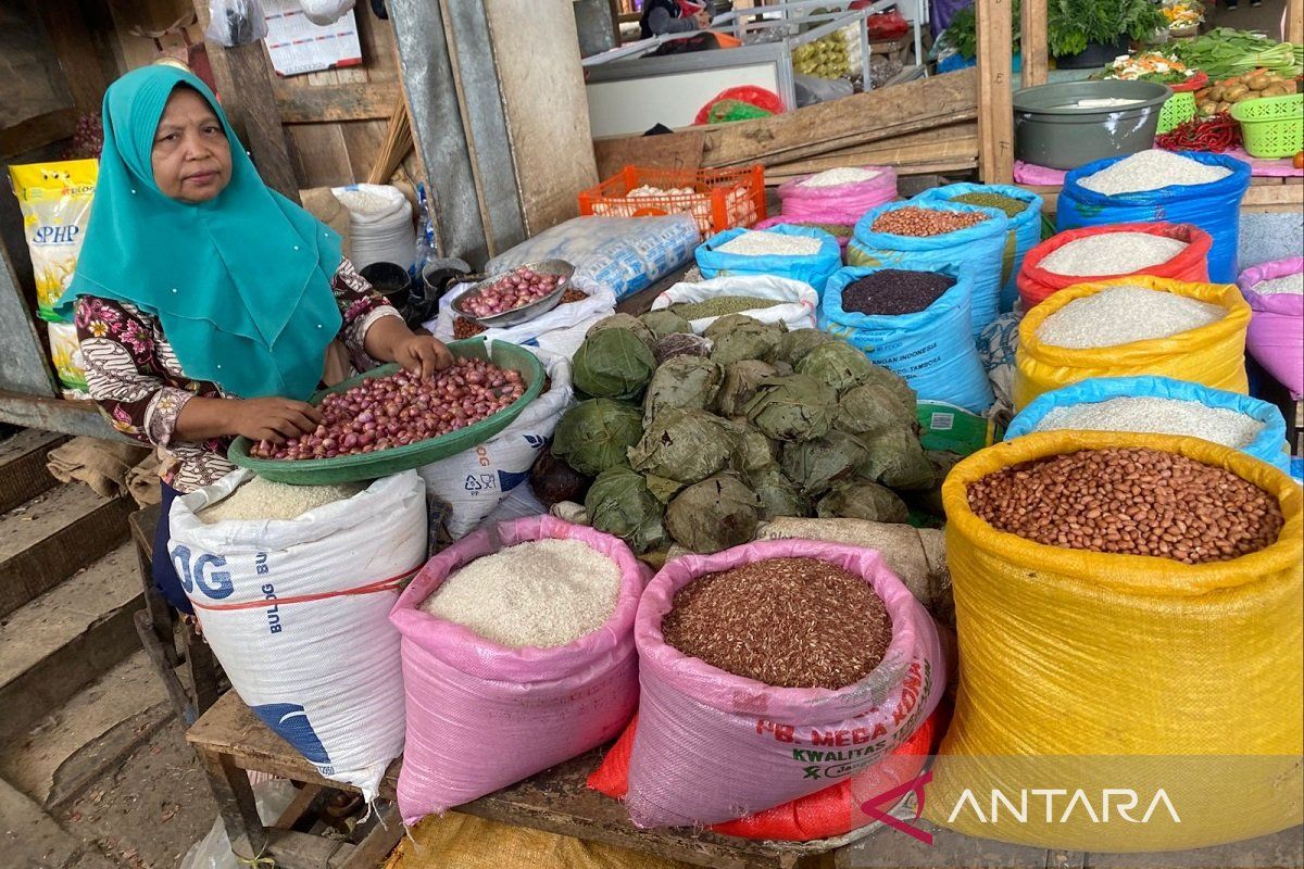 Disketapang Kendari imbau masyarakat tidak panik kenaikan harga sembako